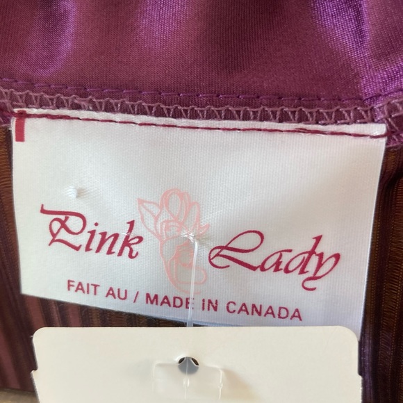 Luxurious pyjama 2 piece set💜 - Picture 6 of 9